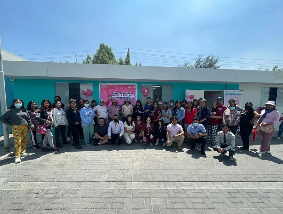 Hospital Municipal Arequipa Reafirma su Compromiso de Lucha Contra el Cáncer de Mama con un Taller Educativo